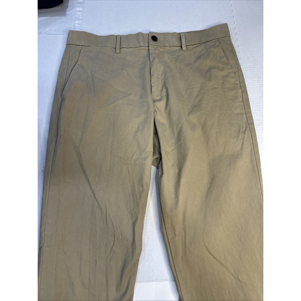 GAP Men's Khaki Chinos in Light Tan